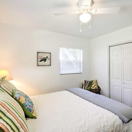 New Smyrna Beach Abode With Fire Pit, Walk To Beach! Ngoại thất bức ảnh